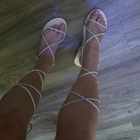 Rhinestone wrap up leg sandals - Picture 4 of 6